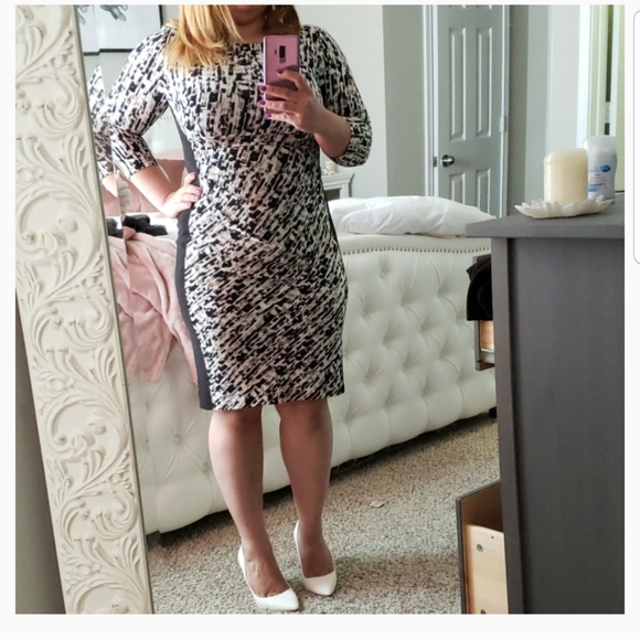 Dress - Picture 1 of 3